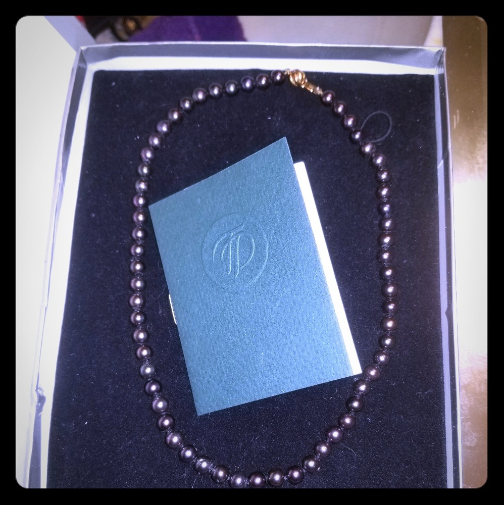 Tahitian Perles Necklace by Robert Wan